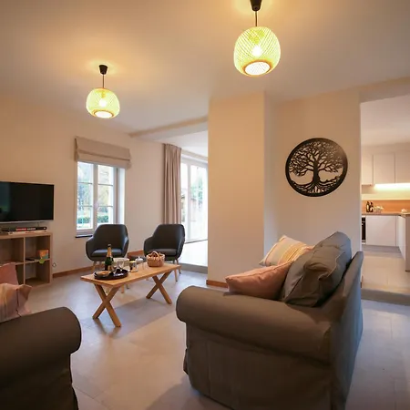 Le Château De Lausprelle