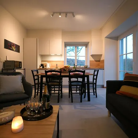 Le Château De Lausprelle Casa de Férias *